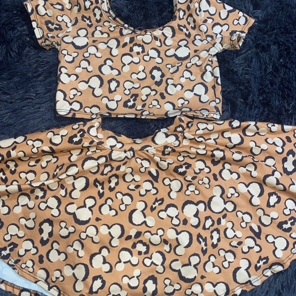 Wild rich kids Disney 2 piece set